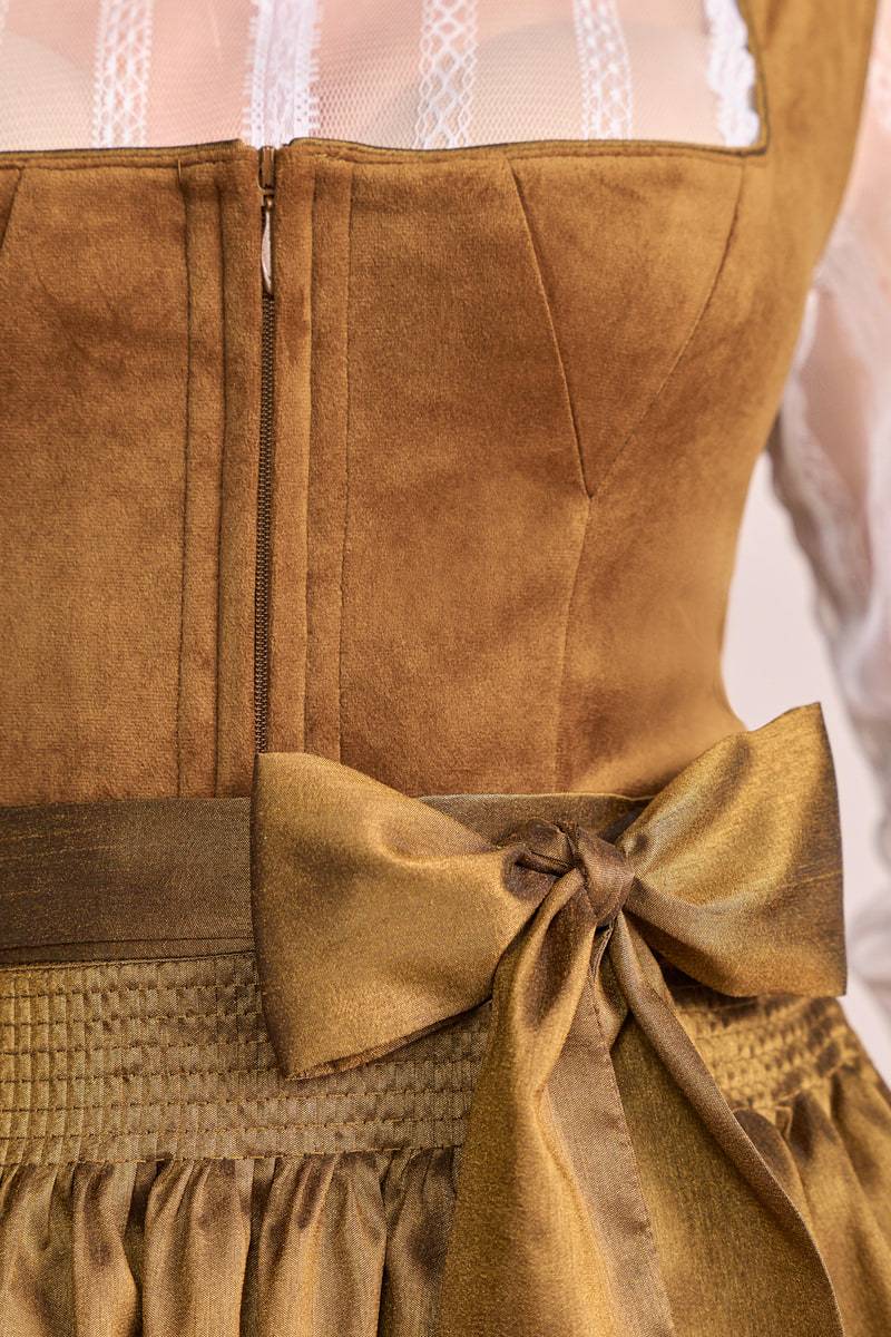 Krüger Madl Dirndl Suzanne (70cm) Meist gekauft