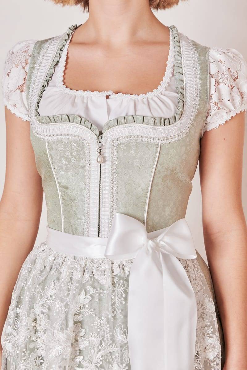 Krüger Madl Dirndl Zephyra (60cm) Im Verkauf