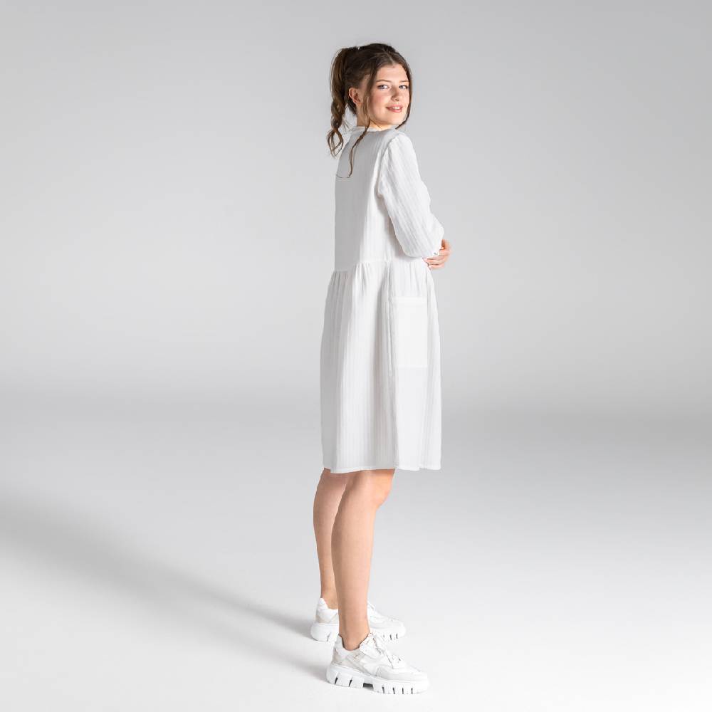 LIVING CRAFTS BLOSWEN - Seersucker Kleid - White Fabrikverkauf