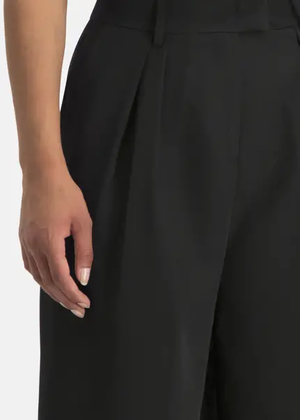 Nicowa Plain pleated trousers - RONICA in BLACKarticle number NC7A12038019E-002 Vatertagsangebot