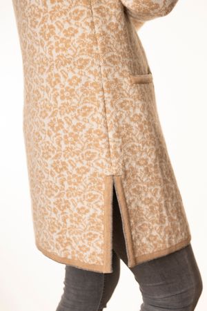 Pezzo D'oro Pezzo D&#039;oro Strickmantel offwhite/camel, Gehrock, reine Merinowolle, Strickhülle Nur noch ein Tag übrig