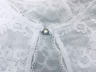 Pezzo D'oro Damenspitzenbluse mit Tropfenausschnitt, Retro Look, Halbarm, Farbe weiß Hotsell