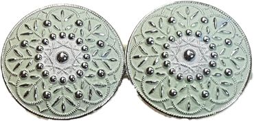 Pezzo D'oro Dirndl Schürzenschließe Metall, farbig coloriert ,2x runde Form 2-teilig. filigrane Form Sonderangebot