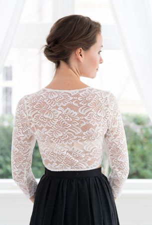 Pezzo D'oro Dirndlbluse aus elastischer Spitze creme 3/4 Arm, Dirndlspitzenbluse Großer Ausverkauf