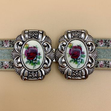 Pezzo D'oro Dirndlschließe Rosenmotiv rot,Schürzenschließe,antiksilber Saisonschlussverkauf