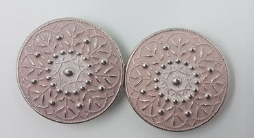 Pezzo D'oro Dirndlschließe,Schürzenschnalle in Metall,farbig coloriert,Trachtenschließe Cyber Monday