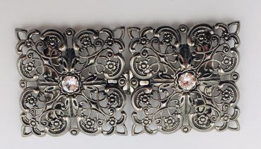 Pezzo D'oro Dirndlspangerl, Schürzenschließe, Swarovskisteine, altsilber Osterangebot