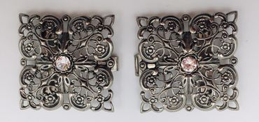 Pezzo D'oro Dirndlspangerl, Schürzenschließe, Swarovskisteine, altsilber Osterangebot