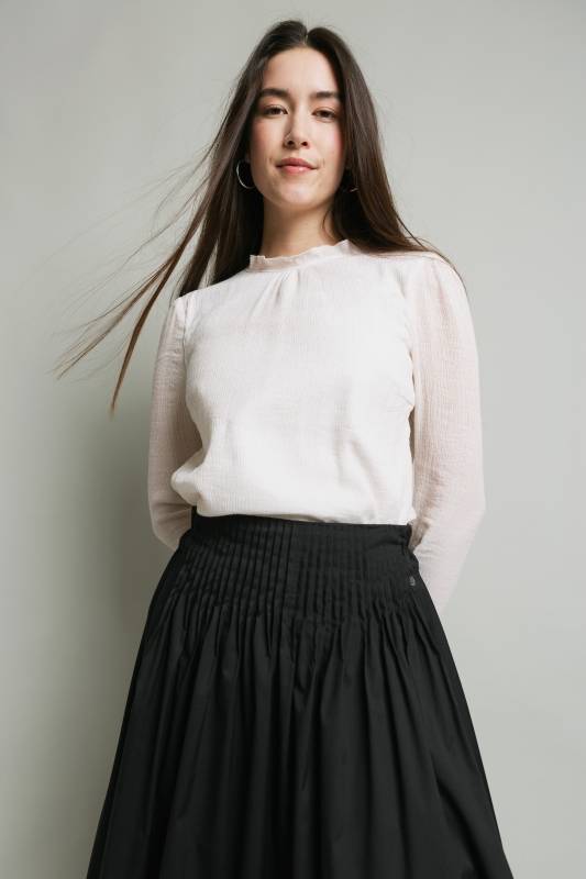 Rockmacherin Lucia Romantische Damenbluse aus Viskose-Crêpe im Angebot