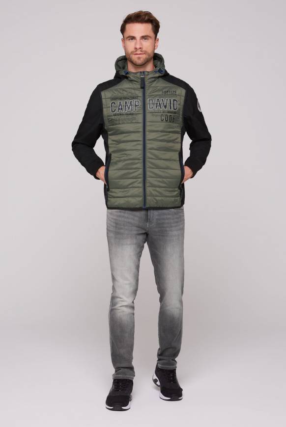 Soccx 2-in-1 Softshelljacke mit abtrennbaren Ärmeln forest khaki / black Neuheiten