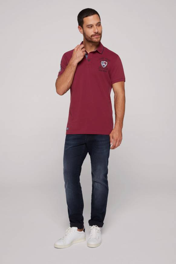 Soccx Pikee-Polo mit Label Patches und Stickereien burgundy Auslauf