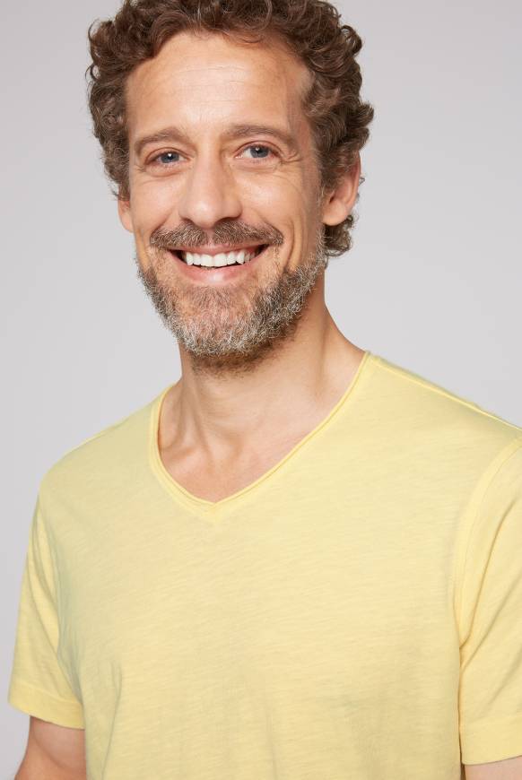 Soccx Basic T-Shirt V-Neck mit Used-Kante sun Osterangebot
