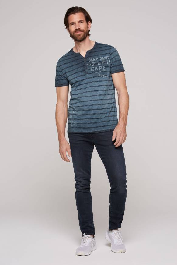 Soccx Gestreiftes Henley-Shirt mit Brusttasche blue navy Zeitbegrenzte Promotion