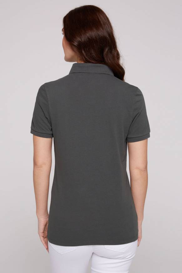 Soccx Kurzarmpolo aus Pikee mit Logo Print ash Osterangebot