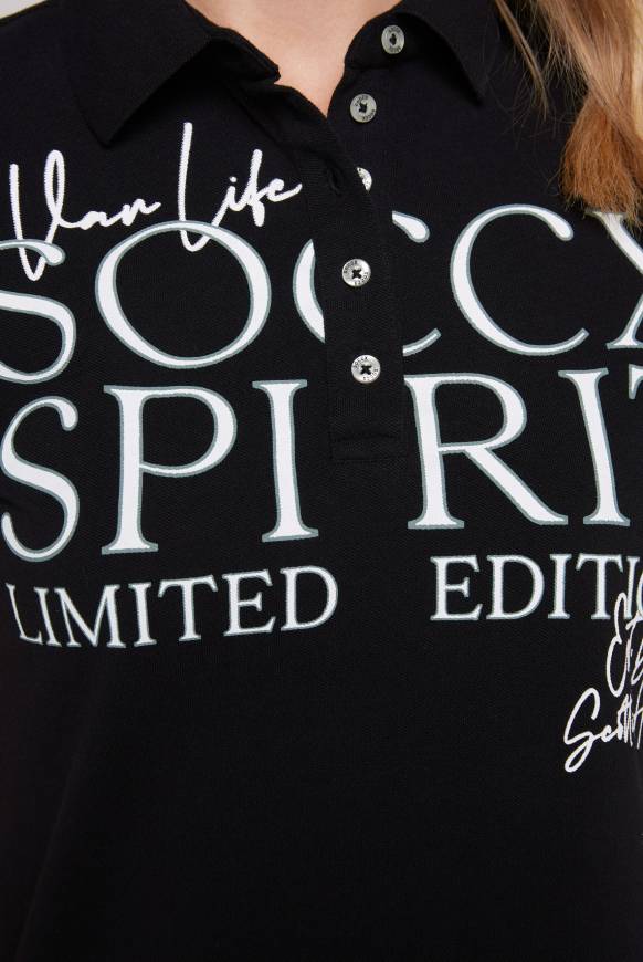 Soccx Kurzarmpolo aus Pikee mit Logo Print black Jubiläumsangebot