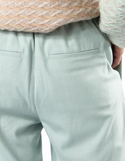 SECOND FEMALE Hose im geraden Schnitt Vierteljährliche Förderung