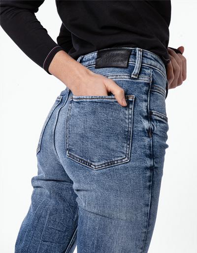 Tommy Hilfiger Jeans im Tapered Fit Muttertagsangebot