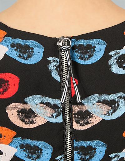 Pepe Jeans Kleid im Andy Warhol Design Discount Store für neue Produkte
