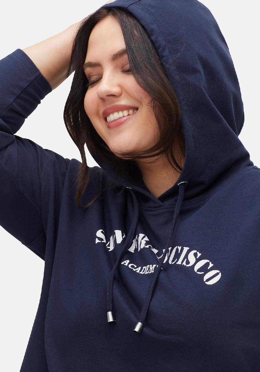 sheego Kapuzensweatshirt mit Frontdruck in A-Linie Saisonschlussverkauf