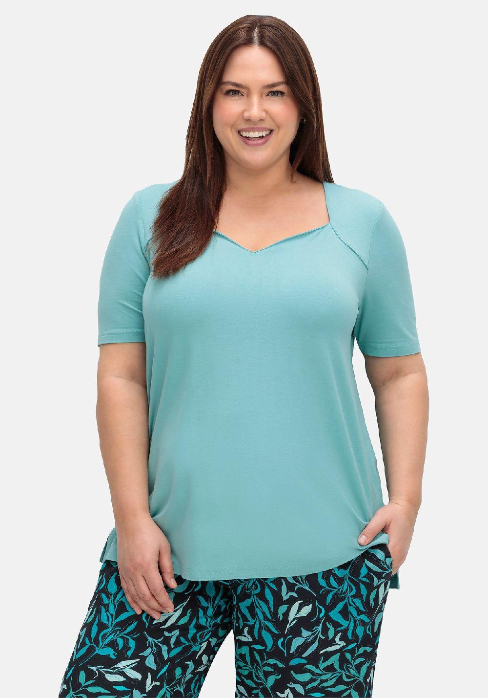sheego T-Shirt mit herzförmigem Ausschnitt Zeitlich begrenztes Angebot